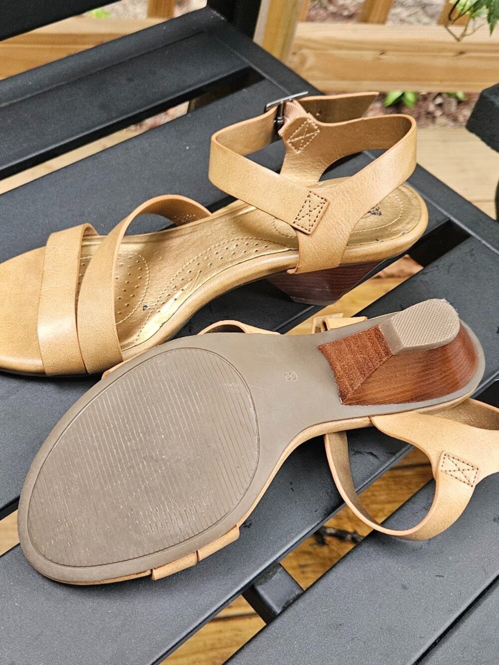 Coach And Four Strappy Sandals Size 8 - Picture 5 of 6